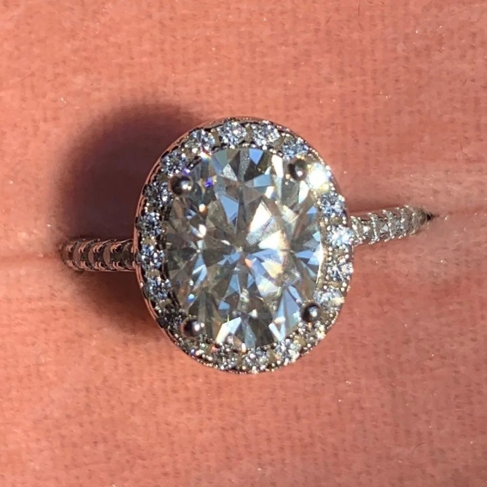 2.4ct tw oval VVS1 oval engagement ring - Picture 2 of 7